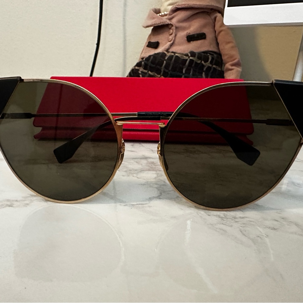 Black and Gold Women's Sunglasses - Picture 7 of 10